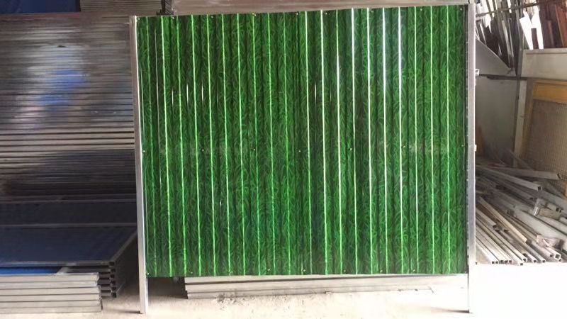 祥云小草板面临时围挡
